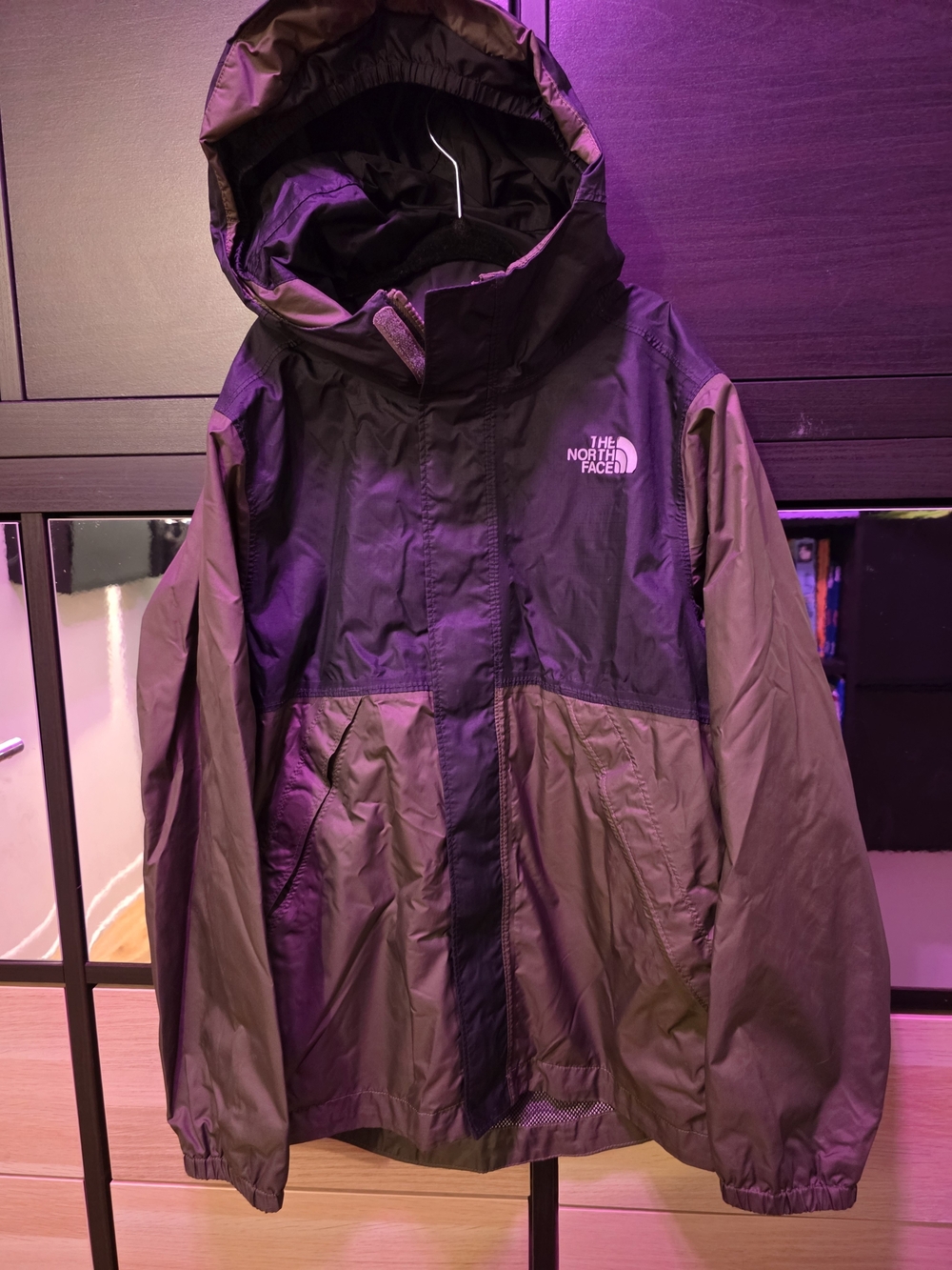 The North Face Jacket in Olive and Black 7-8ans